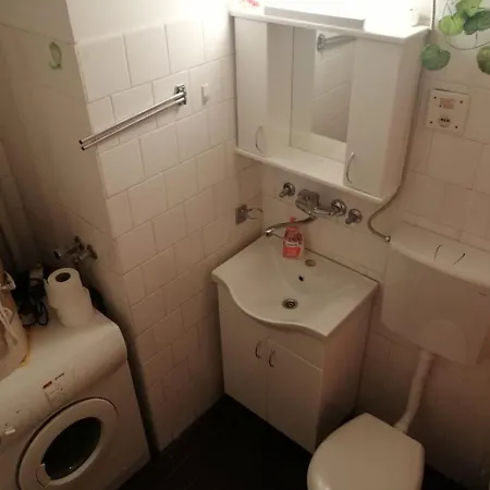 Paun Apartment *